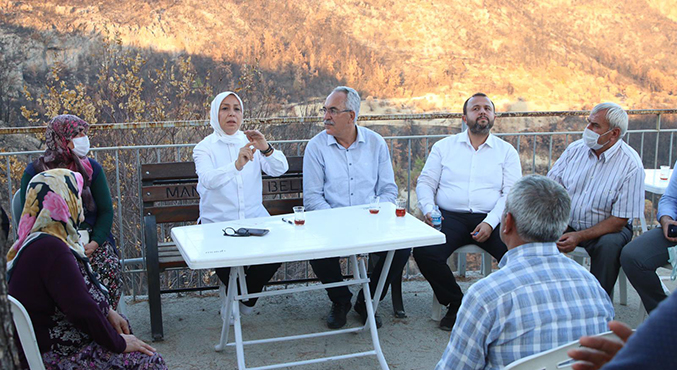Öznur Çalık Manavgat'ta Vatandaşlarla Biraraya Geldi