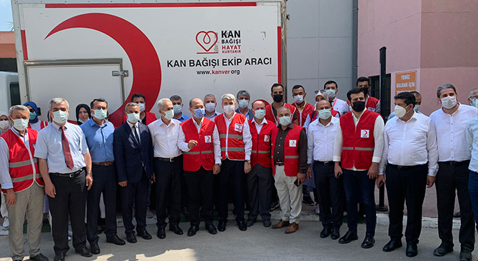 AK Parti'den Kan Bağışına Tam Destek